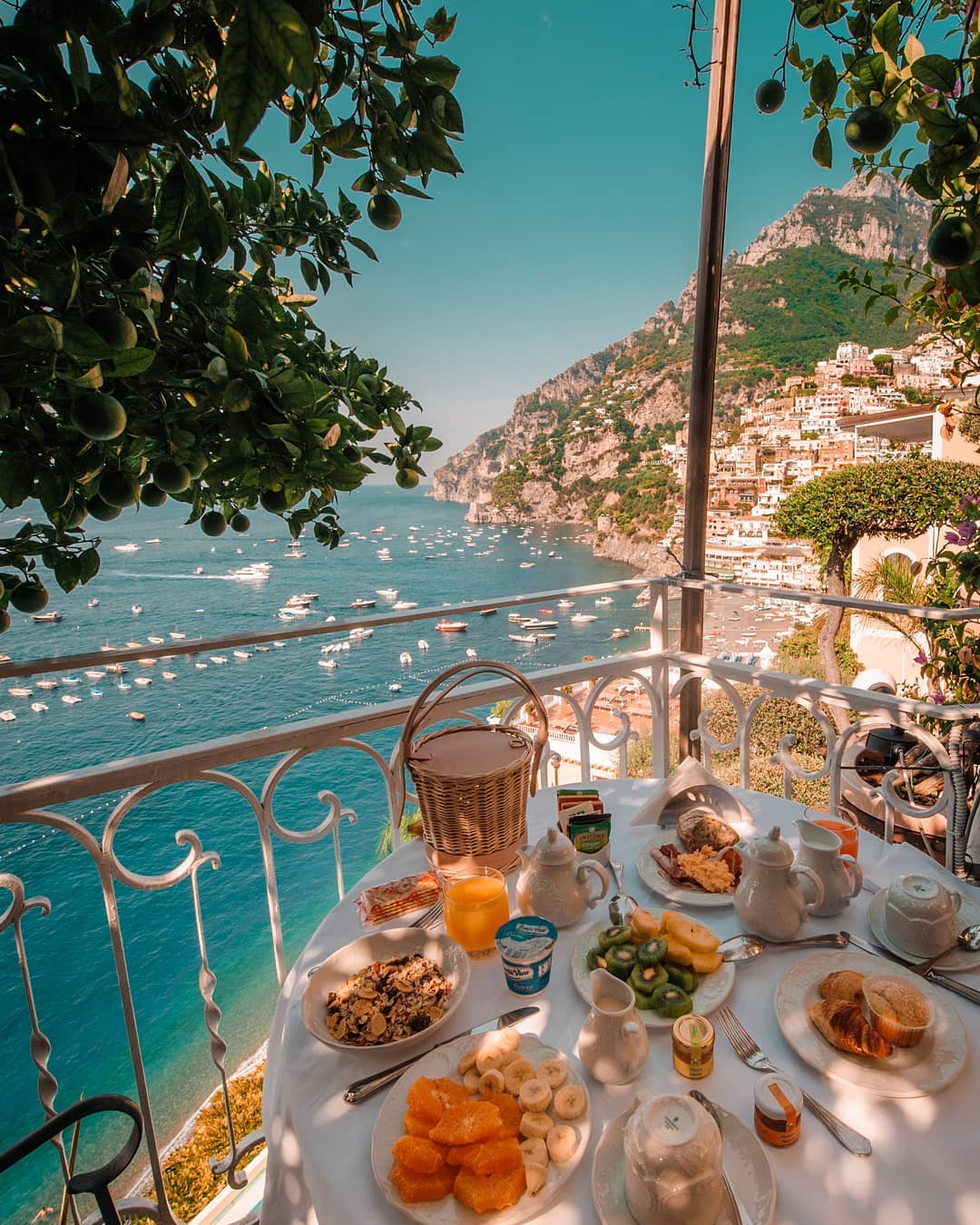 Café da manhã com vista absurda